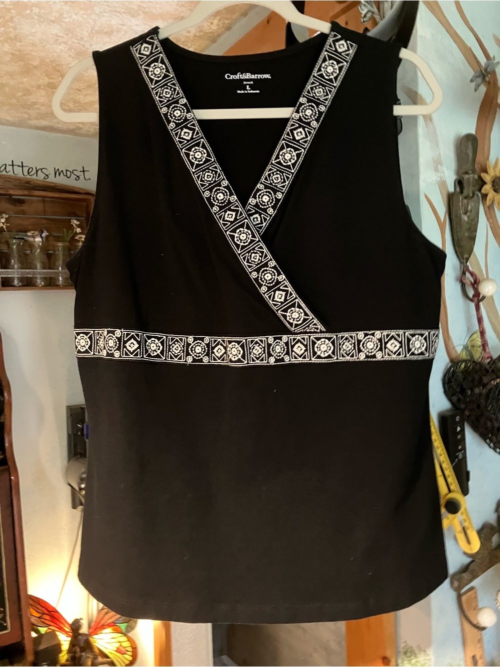 croft & barrow Black Sleeveless Tank with White Embroidered Trim